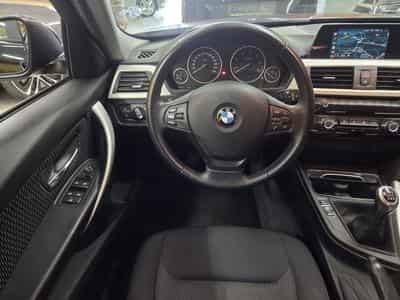 BMW 318 d Touring advantage 136CV (2018) - Photo 9