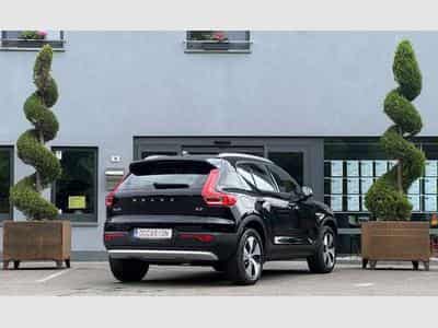 Volvo XC40 2.0 B3 163 CV (2025) - Foto 2