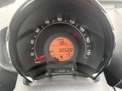 TOYOTA Aygo 1.0 VVT-i 72ch x-play 5p (2020) - Photo 4