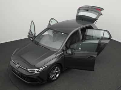 VW Golf VIII 1.5 eTSI R-Line (2024) - Photo 12