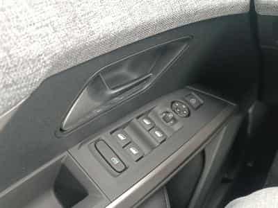 Peugeot 3008 1.2 HYBRID 145 ALLURE E-DCS6 (2025) - Foto 10