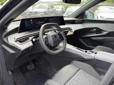 Peugeot 5008 HYBRID 145 ALLURE E-DCS6 (2025) - Photo 11