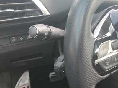 Peugeot 3008 1.5 BLUEHDI 130 GT EAT8 (2021) - Photo 14