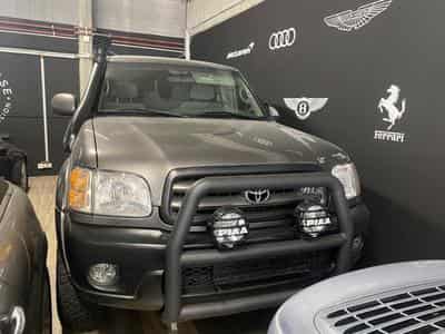 Toyota Sequoia SR5 V8  4WD 8 places (2003) - Foto 2