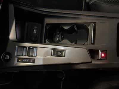 Peugeot 408 HYBRID 145 GT E-DCS6 (2025) - Photo 13