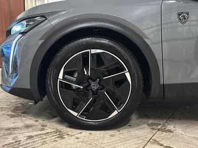 Peugeot 408 HYBRID 145 GT E-DCS6 (2025) - Photo 9