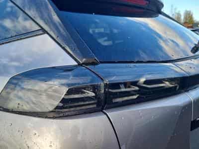 Peugeot 2008 1.2 HYBRID 145 GT E-DCS6 (2025) - Photo 12