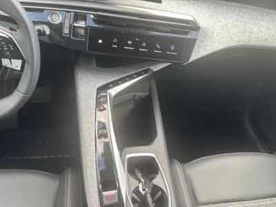 Peugeot 5008 HYBRID 145 ALLURE E-DCS6 (2025) - Photo 11