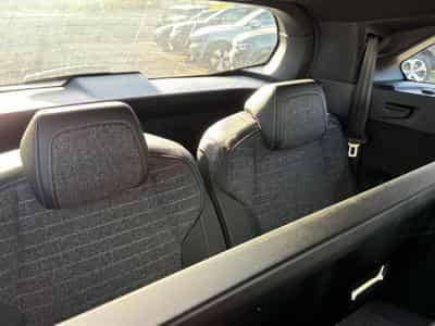 Peugeot 5008 HYBRID 145 ALLURE E-DCS6 (2025) - Photo 10