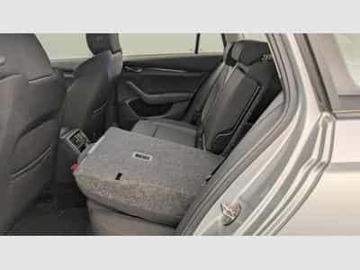 Skoda Octavia 2.0 TDI 150 ch DSG7 Ambition (2024) - Foto 12