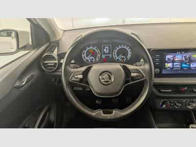 Skoda Fabia 1.0 TSI 95 CH BVM5 AMBITION (2022) - Foto 14