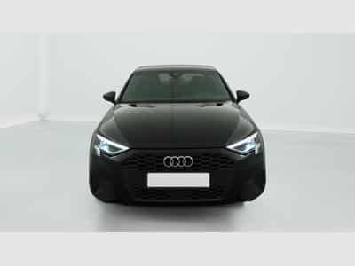 Audi A3 35 TDI 150 S tronic 7 Business Executive (2024) - Photo 2