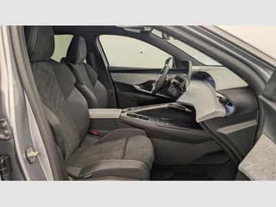 Peugeot 3008 Hybrid 145 e-DCS6 GT (2025) - Foto 9