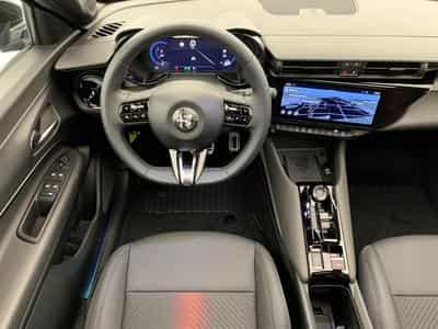 Alfa-Romeo Junior 1.2 Ibrida 145 ch e-DCT6 Q4 Ti (2026) - Foto 13
