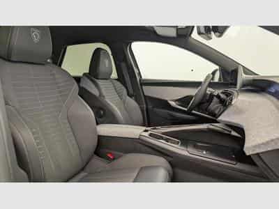 Peugeot 3008 Hybrid 145 e-DCS6 GT (2025) - Photo 9
