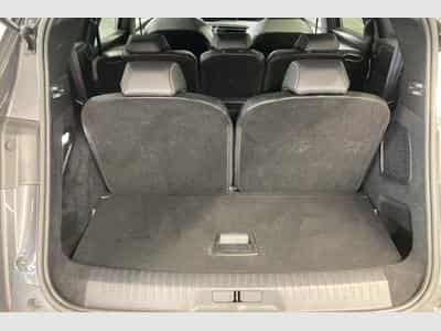 Peugeot 5008 Hybrid 136 e-DCS6 Allure (2025) - Photo 12