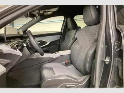 Peugeot 5008 Hybrid 136 e-DCS6 Allure (2025) - Photo 9
