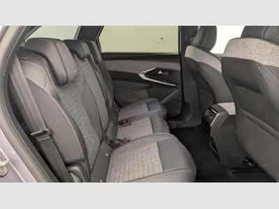 Peugeot 5008 Hybrid 136 e-DCS6 Allure (2025) - Photo 10