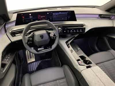 Peugeot 5008 Hybrid 145 e-DCS6 GT (2025) - Foto 15