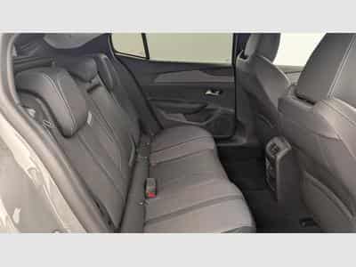 Peugeot 408 Hybrid 136 e-DCS6 Allure (2025) - Foto 10