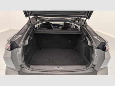 Peugeot 408 Hybrid 136 e-DCS6 Allure (2025) - Foto 11