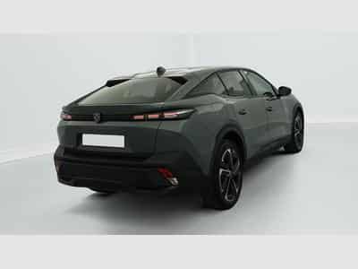 Peugeot 408 Hybrid 136 e-DCS6 Allure (2025) - Foto 7