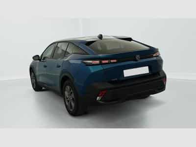 Peugeot 408 Hybrid 136 e-DCS6 Allure (2025) - Foto 5