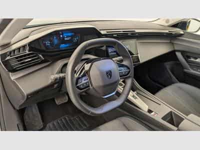 Peugeot 408 Hybrid 136 e-DCS6 Allure (2025) - Foto 15