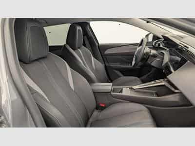 Peugeot 408 Hybrid 136 e-DCS6 Allure (2025) - Foto 9