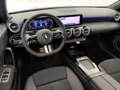 Mercedes CLASSE A 200 d 8G-DCT AMG Line (2025) - Photo 14