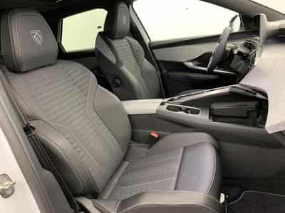 Peugeot 3008 Hybrid 145 e-DCS6 GT (2025) - Photo 12