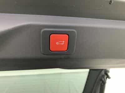 Peugeot 3008 Hybrid 145 e-DCS6 GT (2025) - Photo 15