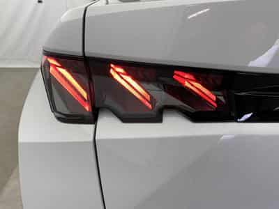 Peugeot 3008 Hybrid 145 e-DCS6 GT (2025) - Photo 9