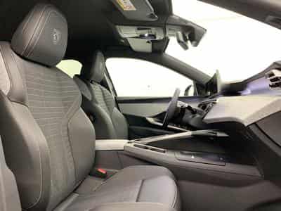 Peugeot 3008 Hybrid 145 e-DCS6 GT (2025) - Photo 9