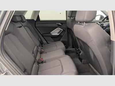 Audi Q3 35 TDI 150 ch S tronic 7 Design (2023) - Photo 10