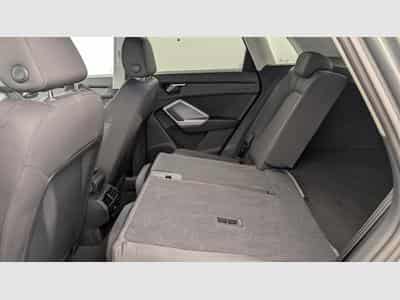 Audi Q3 35 TDI 150 ch S tronic 7 Design (2023) - Photo 12
