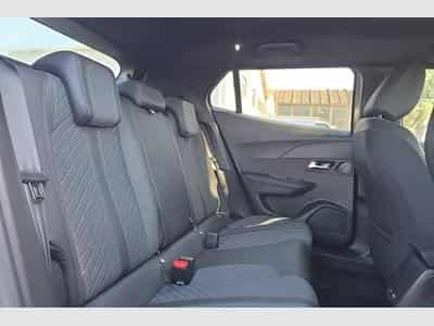 Peugeot 2008 Hybrid 145 e-DCS6 Allure (2026) - Photo 10