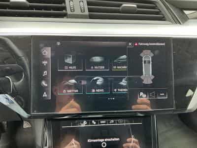 Audi e-tron S line (2022) - Photo 10