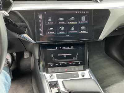 Audi e-tron S line (2022) - Photo 11