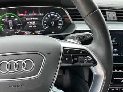 Audi e-tron S line (2022) - Photo 13