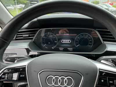 Audi e-tron S line (2022) - Photo 8