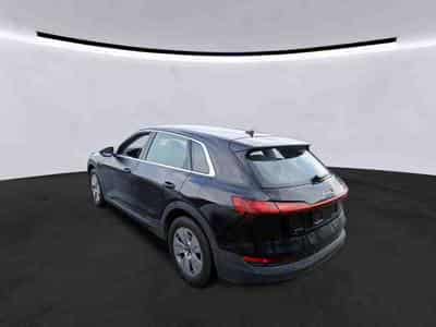 Audi e-tron quattro 50 (2022) - Photo 4