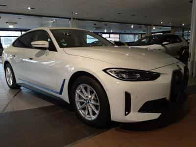 Bmw i4 eDrive40 (2023) - Photo 2