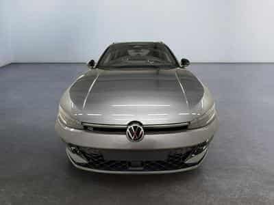 VW Passat R-Line (2025) - Photo 2