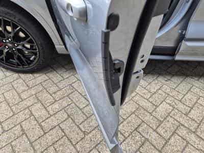 Ford Kuga ST-Line (2025) - Photo 12