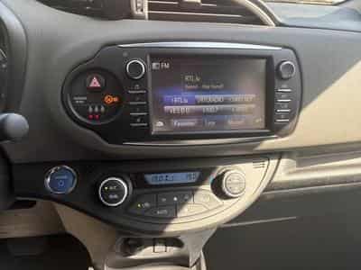 Toyota Yaris 1.5i VVT-i E-CVT Style (2021) - Foto 10