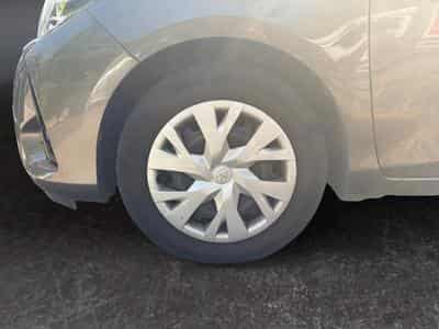 Toyota Yaris 1.5i VVT-i E-CVT Style (2021) - Foto 5