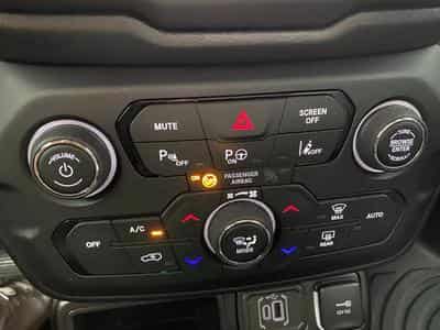 Jeep Renegade (2024) - Foto 13