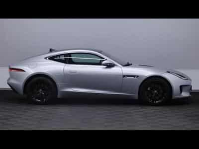 Jaguar F-Type P300 Coupe RWD (2018) - Photo 4