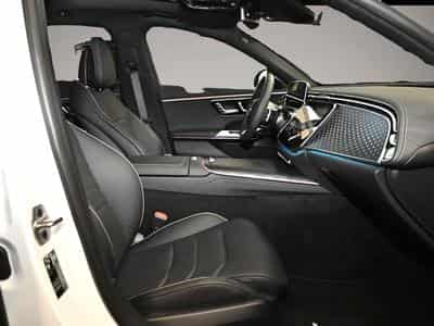 Mercedes 300 (2025) - Foto 2